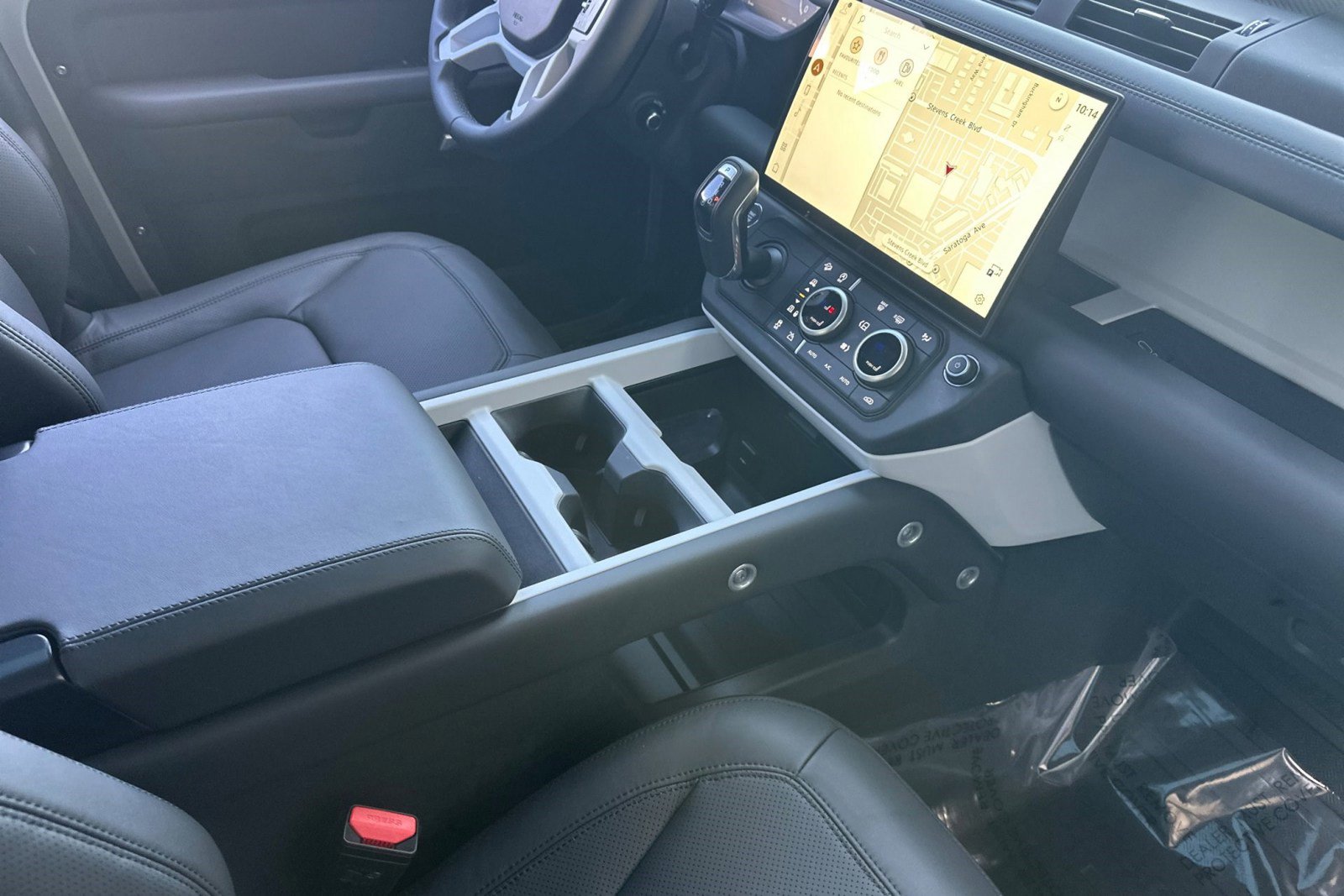 New 2026 Land Rover Defender 130 X-Dynamic SE image 26