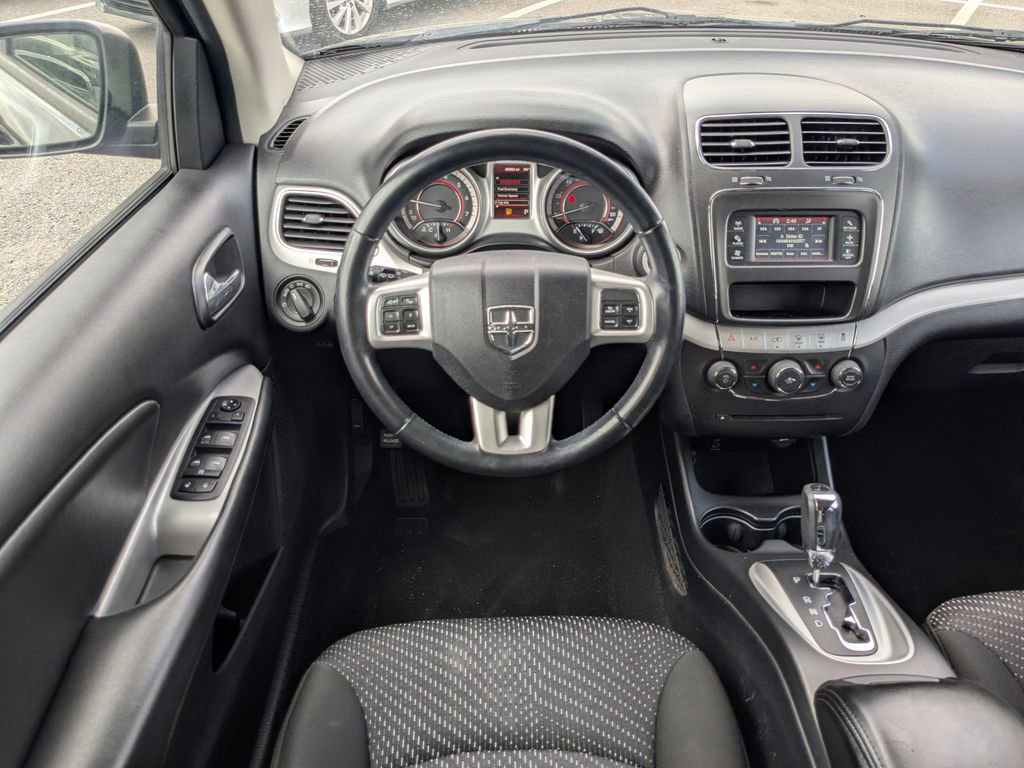 Used 2020 Dodge Journey SE w/ SE Popular Equipment Group image 19
