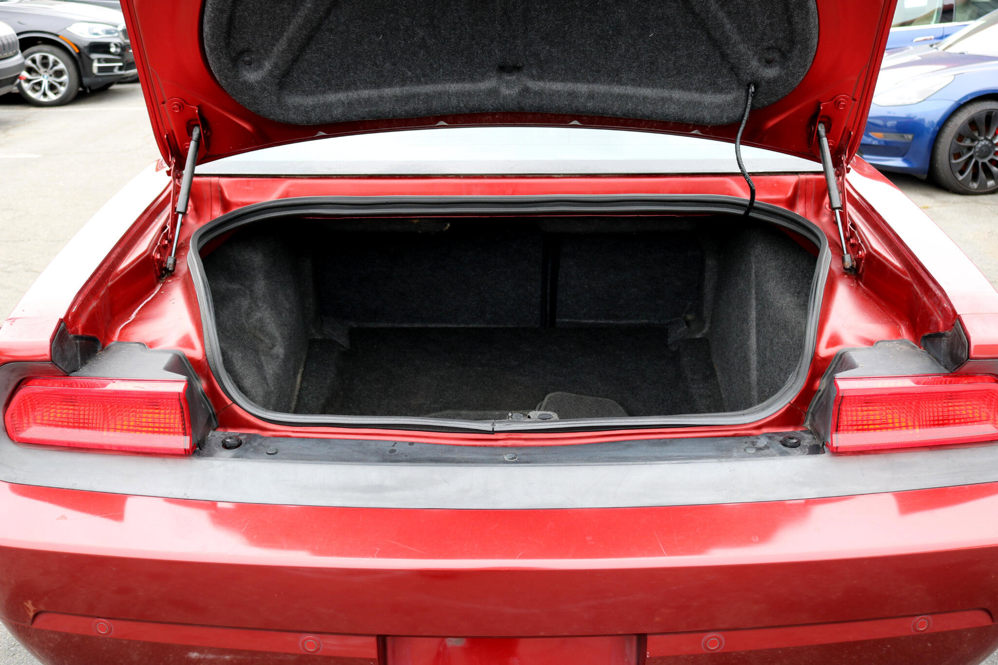 Used 2014 Dodge Challenger SXT image 37