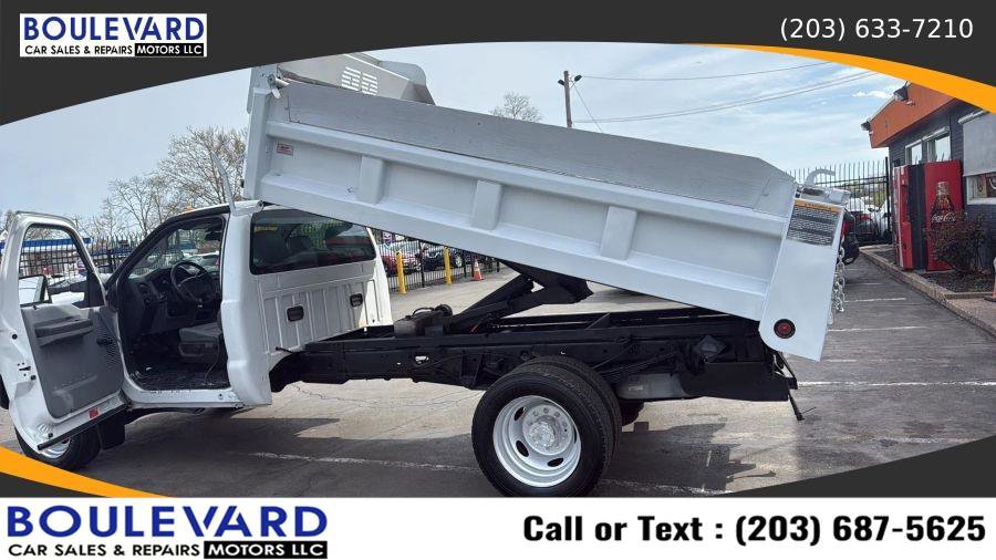 Used 2015 Ford F550 4x4 Regular Cab Super Duty image 15