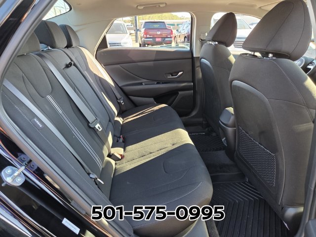 Used 2025 Hyundai Elantra SEL FWD image 17