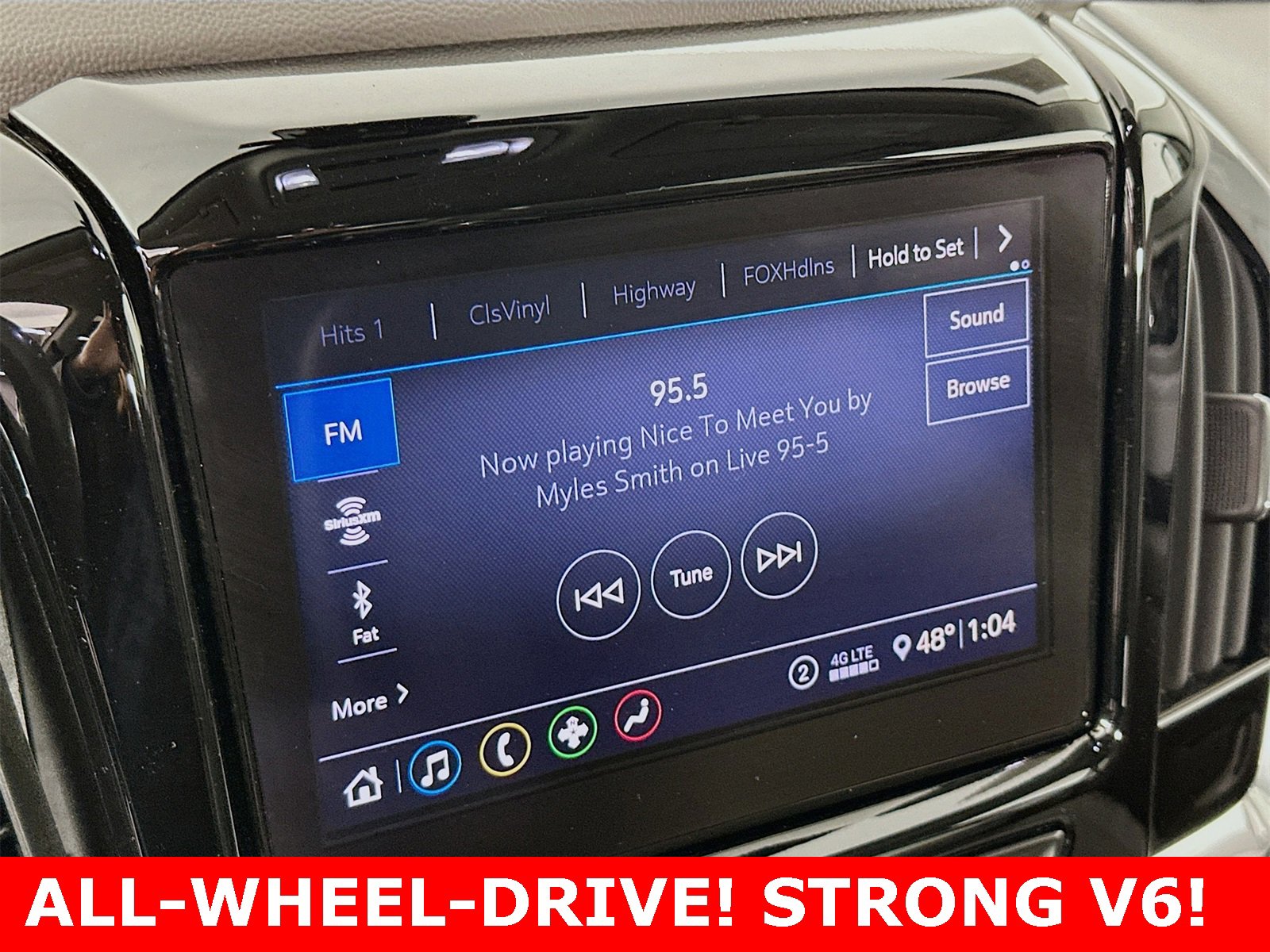 Used 2021 Chevrolet Traverse LT image 18