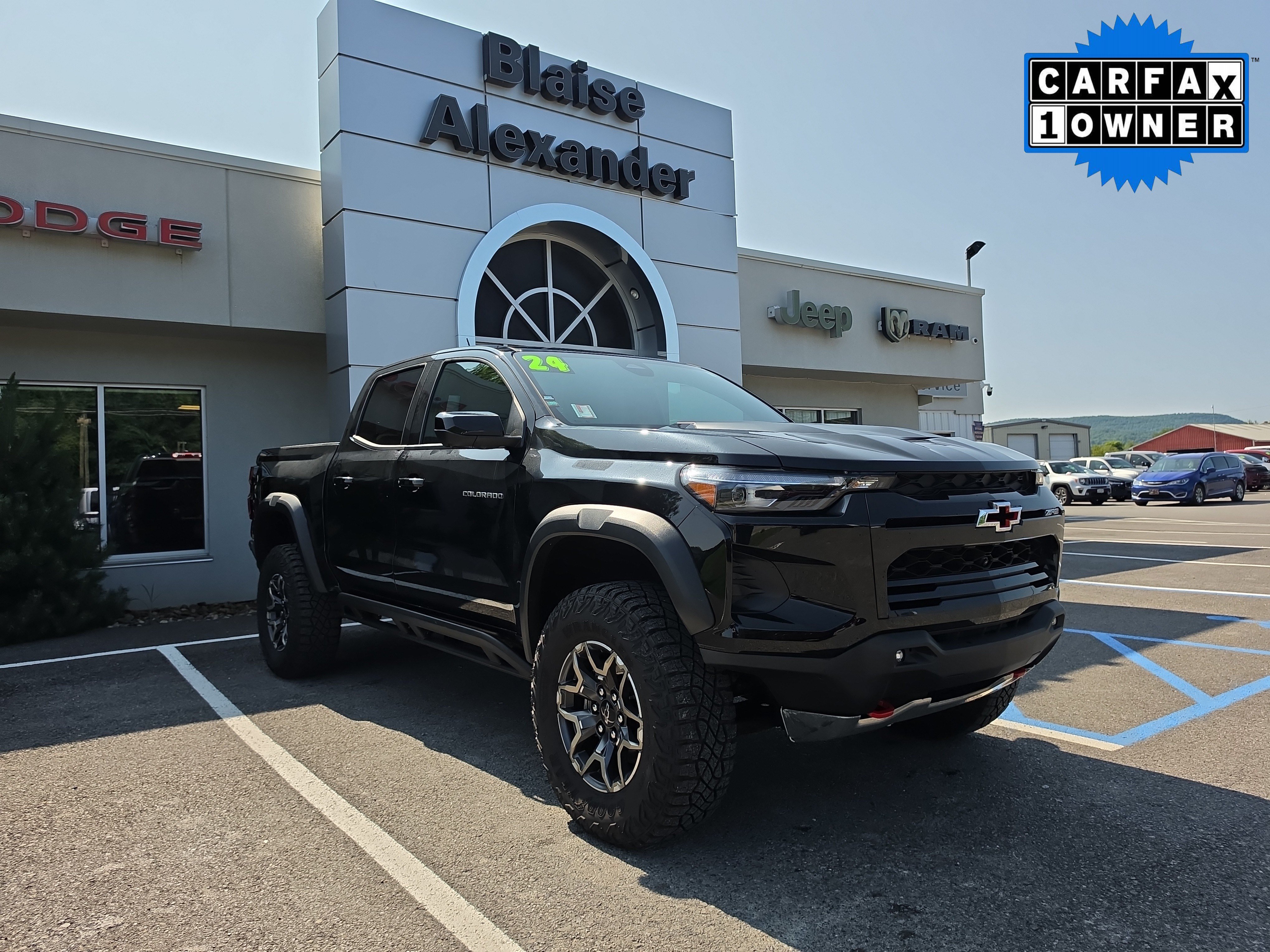 Used 2024 Chevrolet Colorado ZR2 w/ Technology Package AWD/4WD image 1