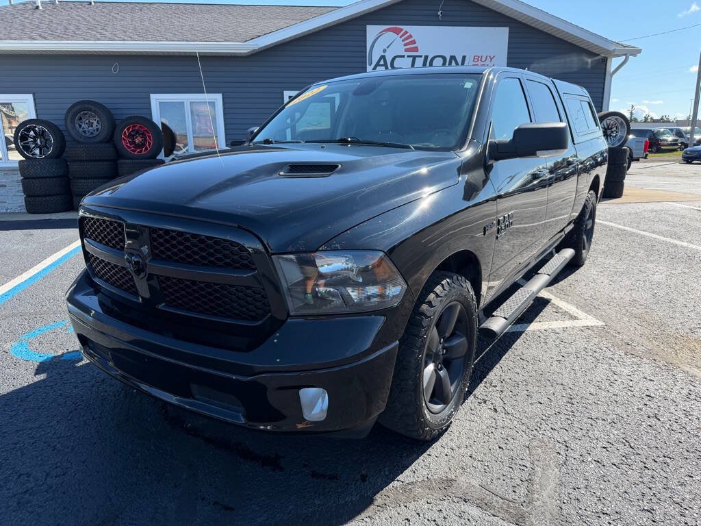 Used 2022 RAM 1500 Classic SLT w/ Electronics Convenience Group AWD/4WD image 9