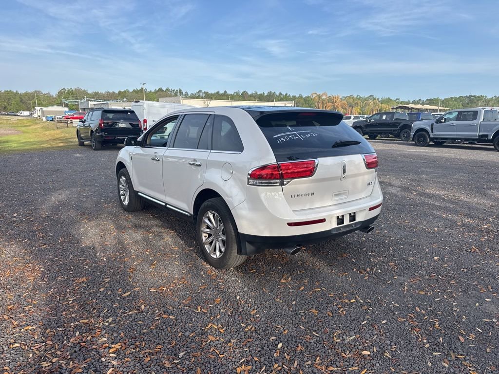 Used 2015 Lincoln MKX FWD w/ Equipment Group 102A image 3