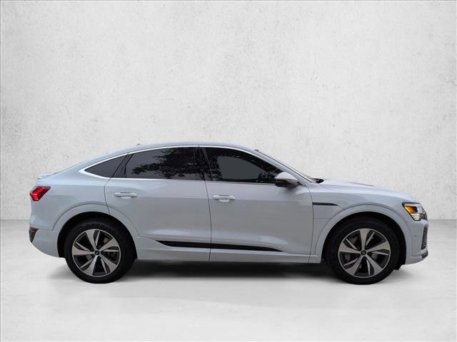 Used 2024 Audi Q8 e-tron Prestige image 4