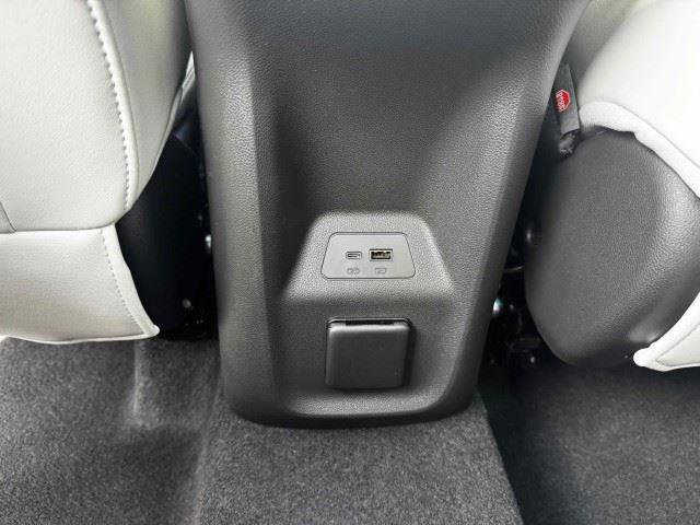 Used 2024 Buick Envision Avenir AWD/4WD image 44
