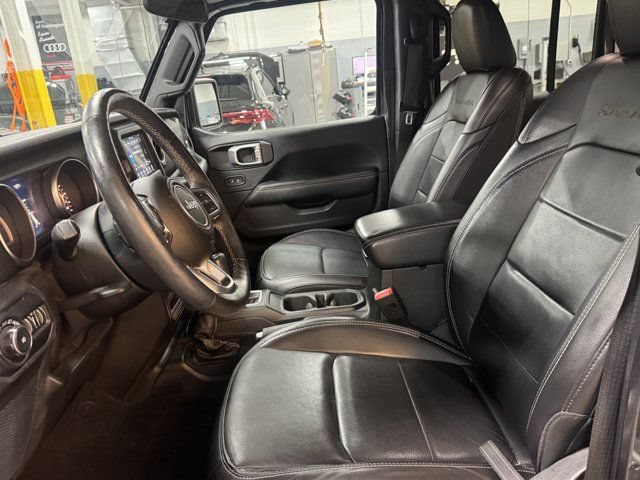 Used 2018 Jeep Wrangler Unlimited Sahara w/ Dual Top Group AWD/4WD image 25