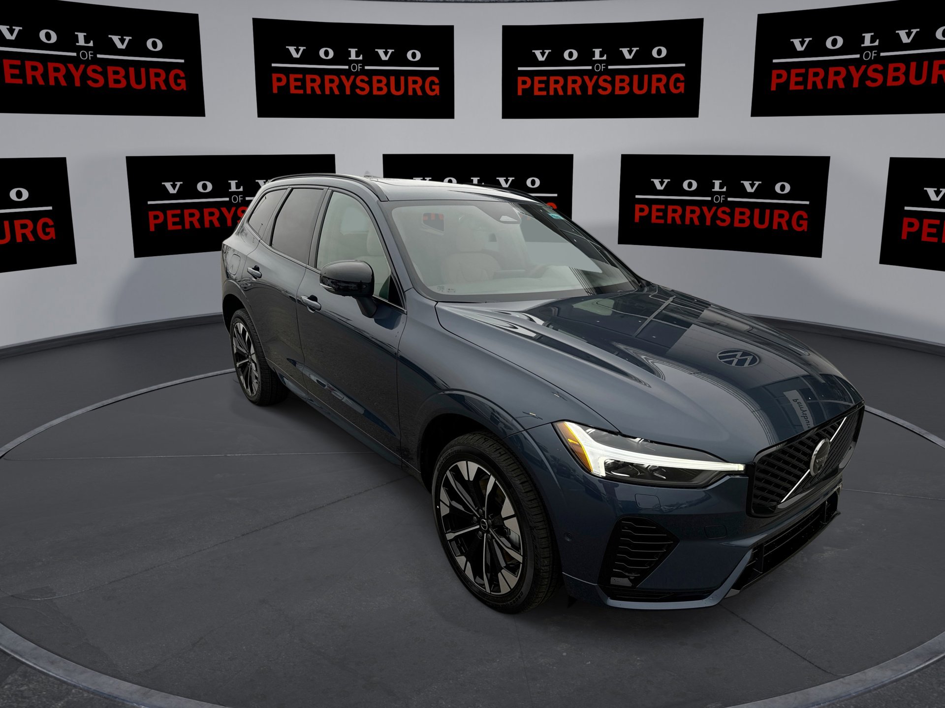 New 2026 Volvo XC60 T8 Plus w/ Protection Package Premier image 3