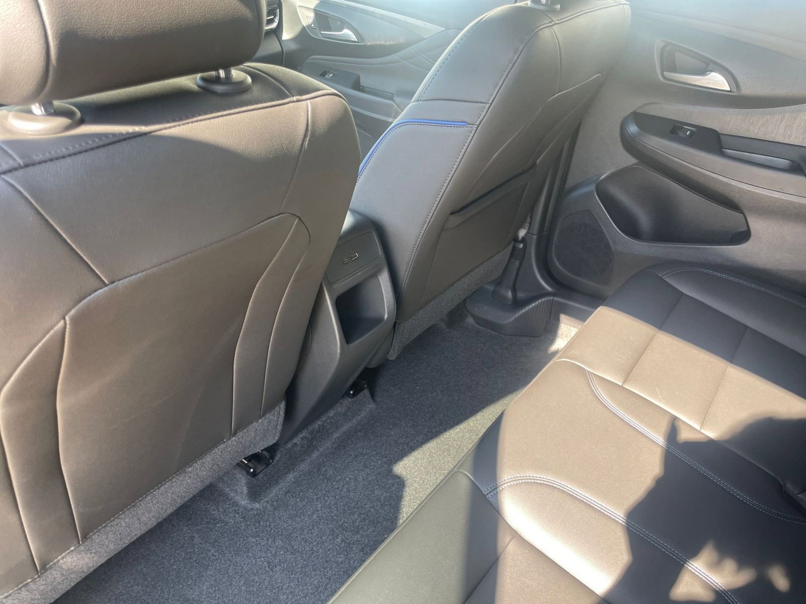 Used 2025 Buick Envista Sport Touring image 24