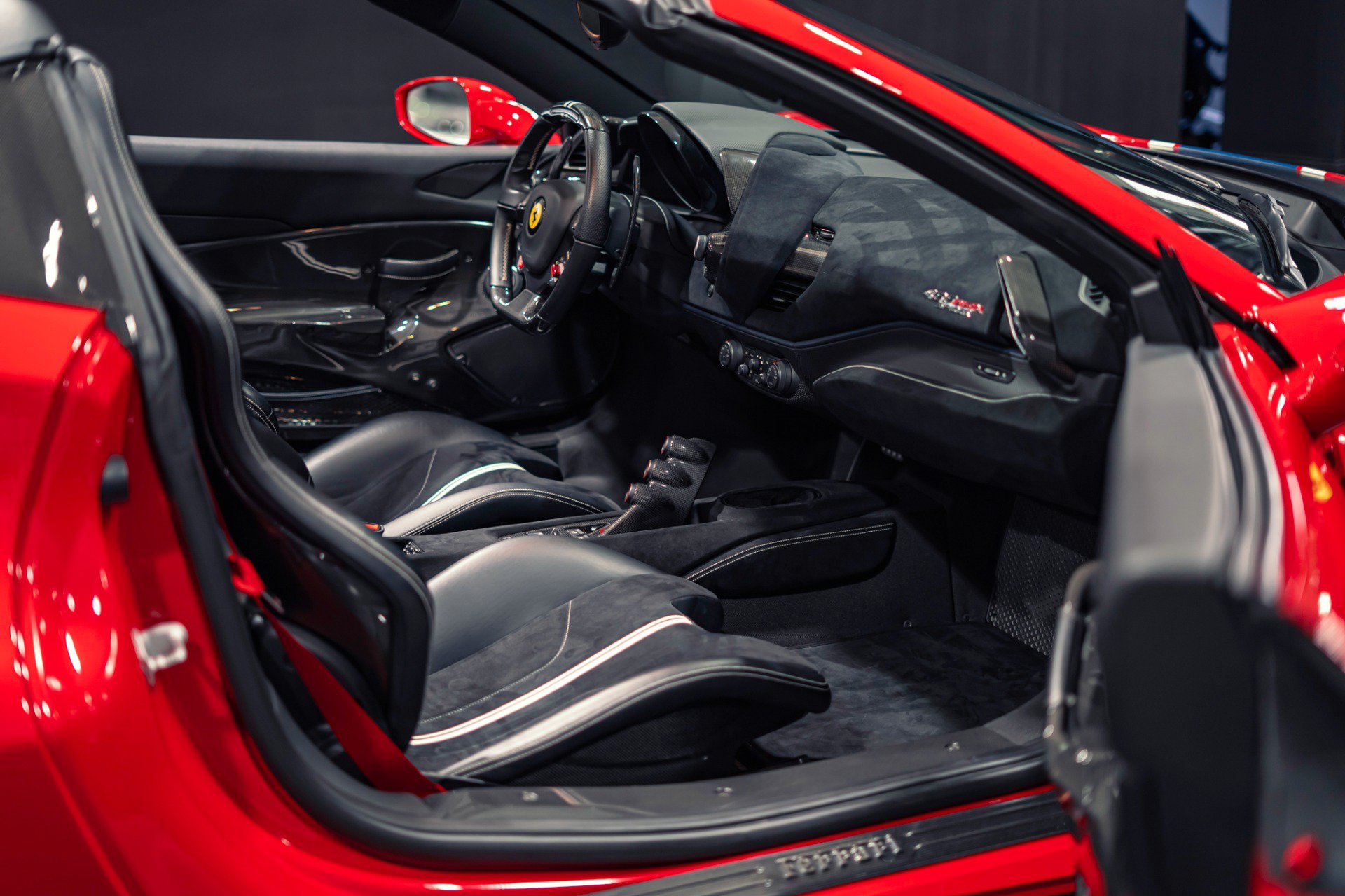 Used 2020 Ferrari 488 Pista Spider RWD image 40