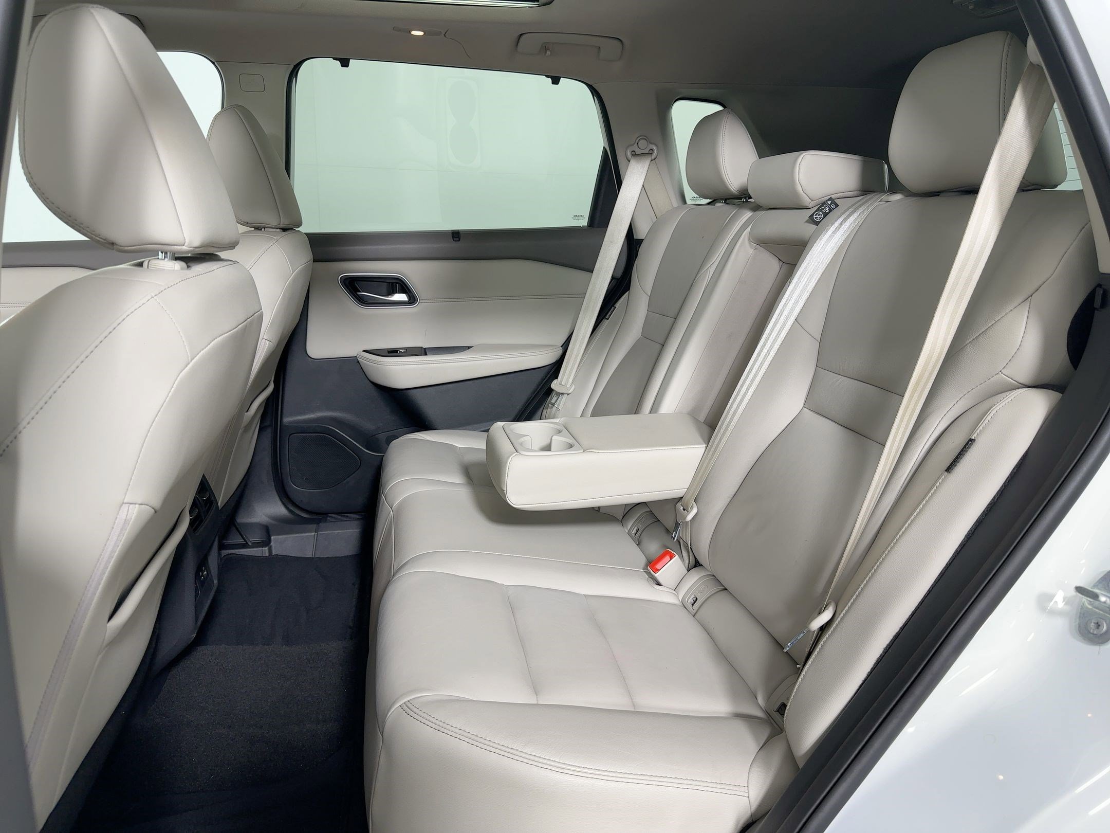 Used 2021 Nissan Rogue SL w/ Premium Package image 12