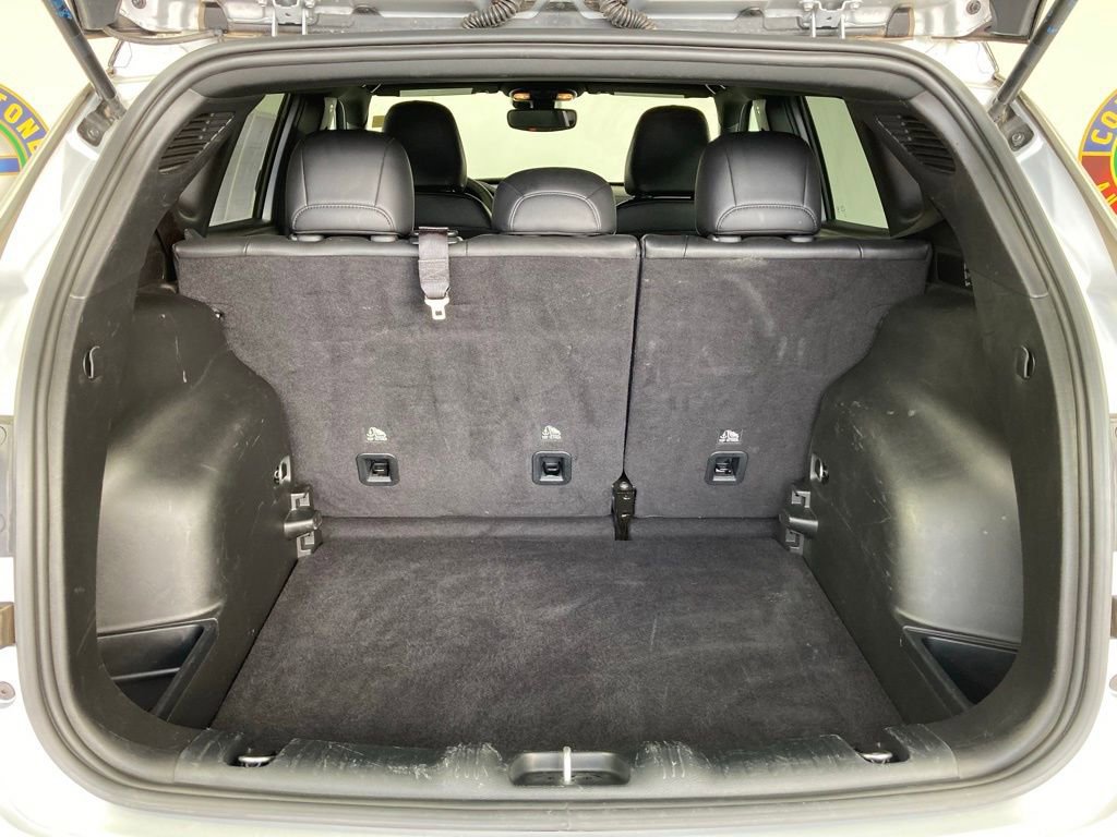 Used 2025 Jeep Compass Limited image 23