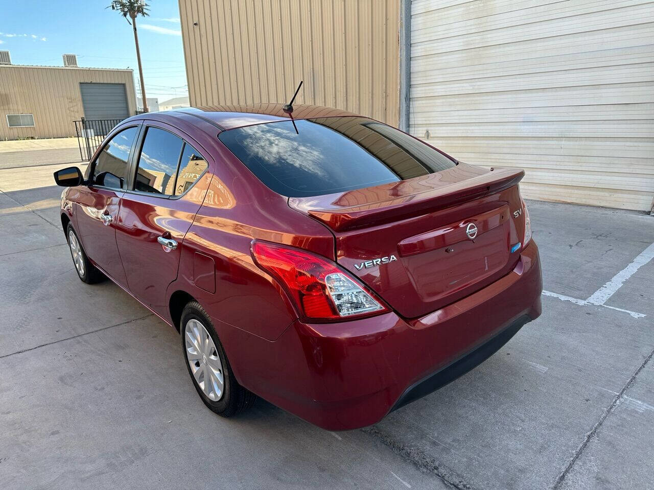 Used 2018 Nissan Versa SV image 4