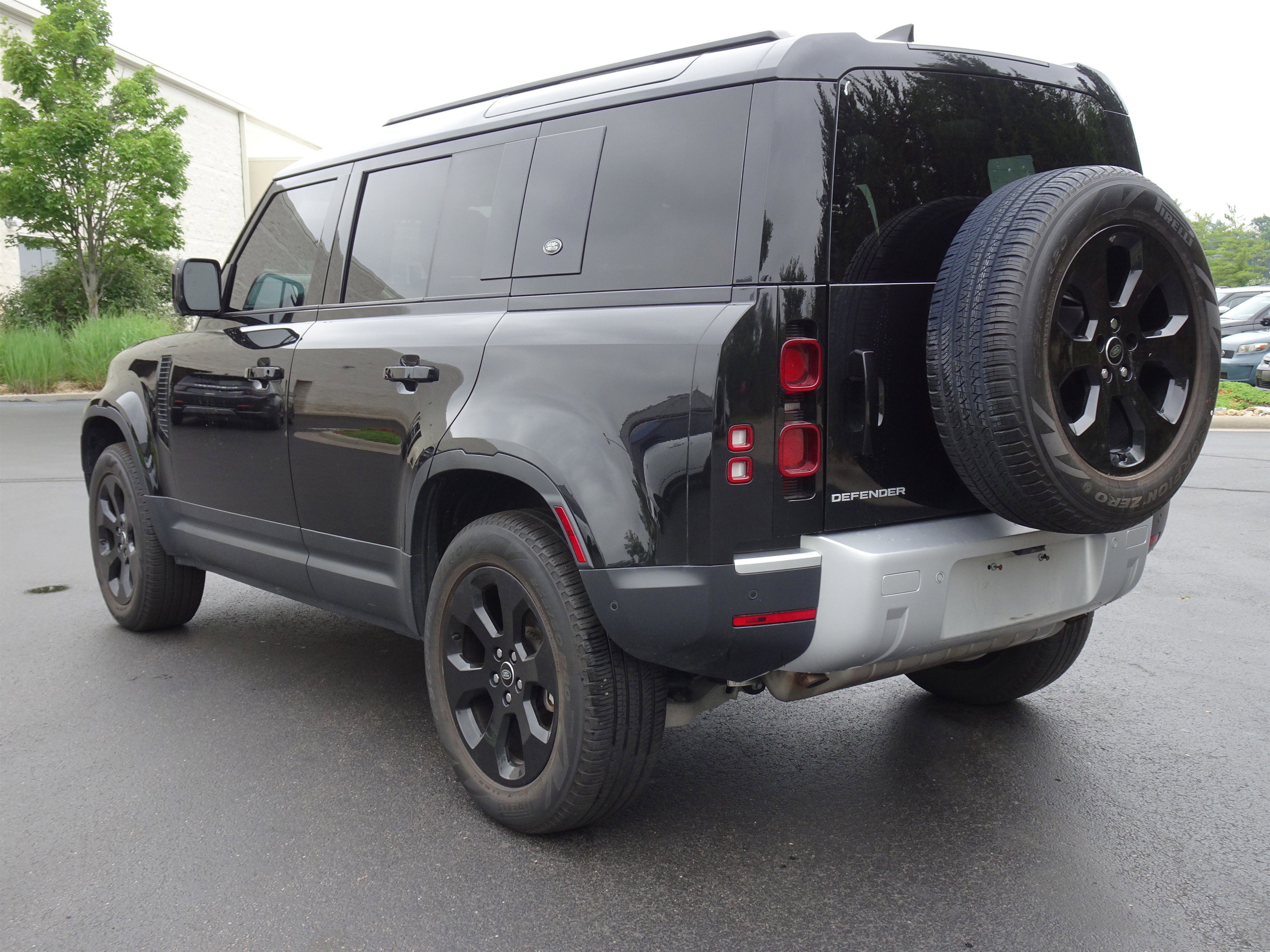 Certified 2023 Land Rover Defender 110 S AWD/4WD image 4