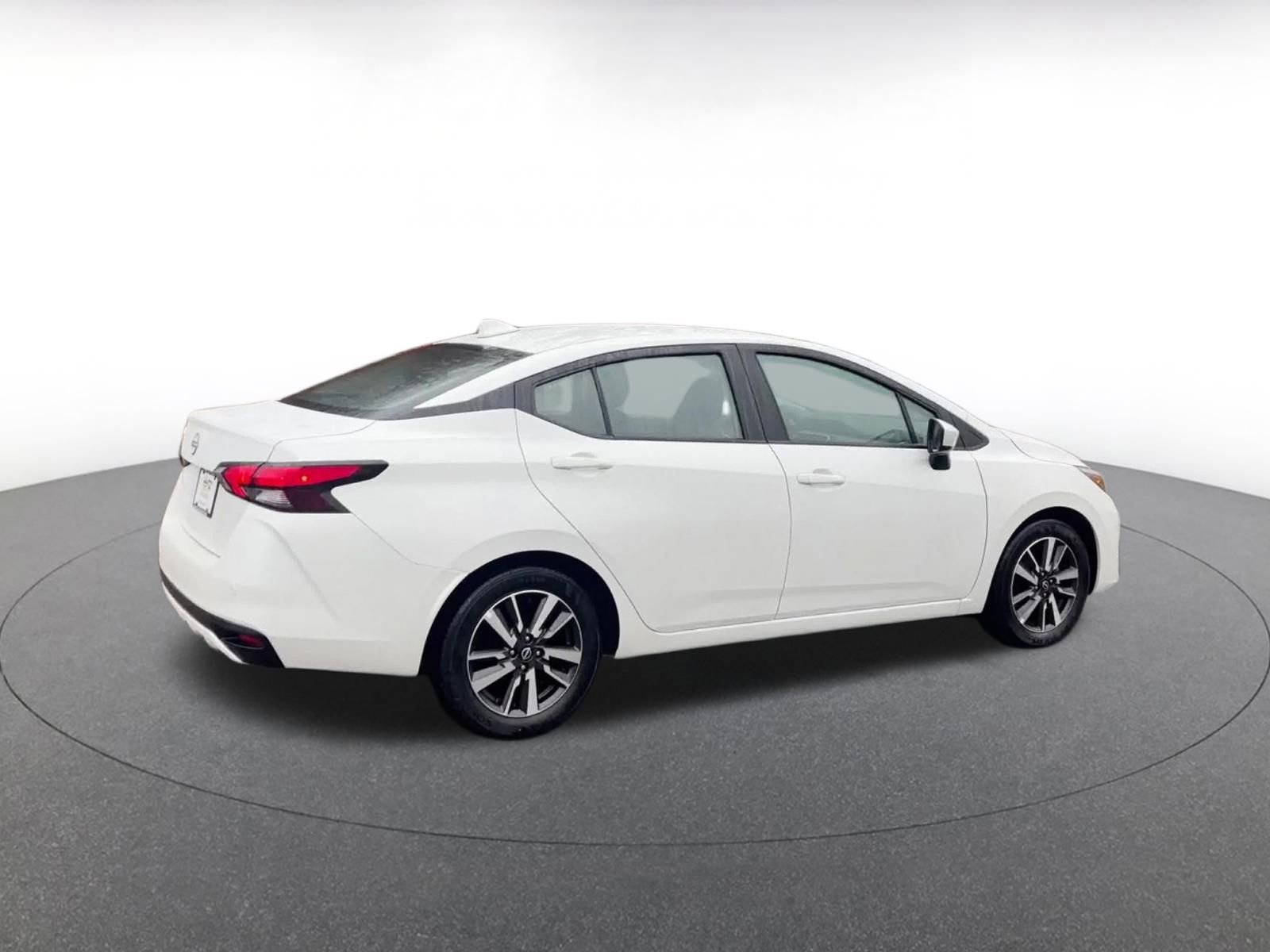 Used 2025 Nissan Versa SV image 15