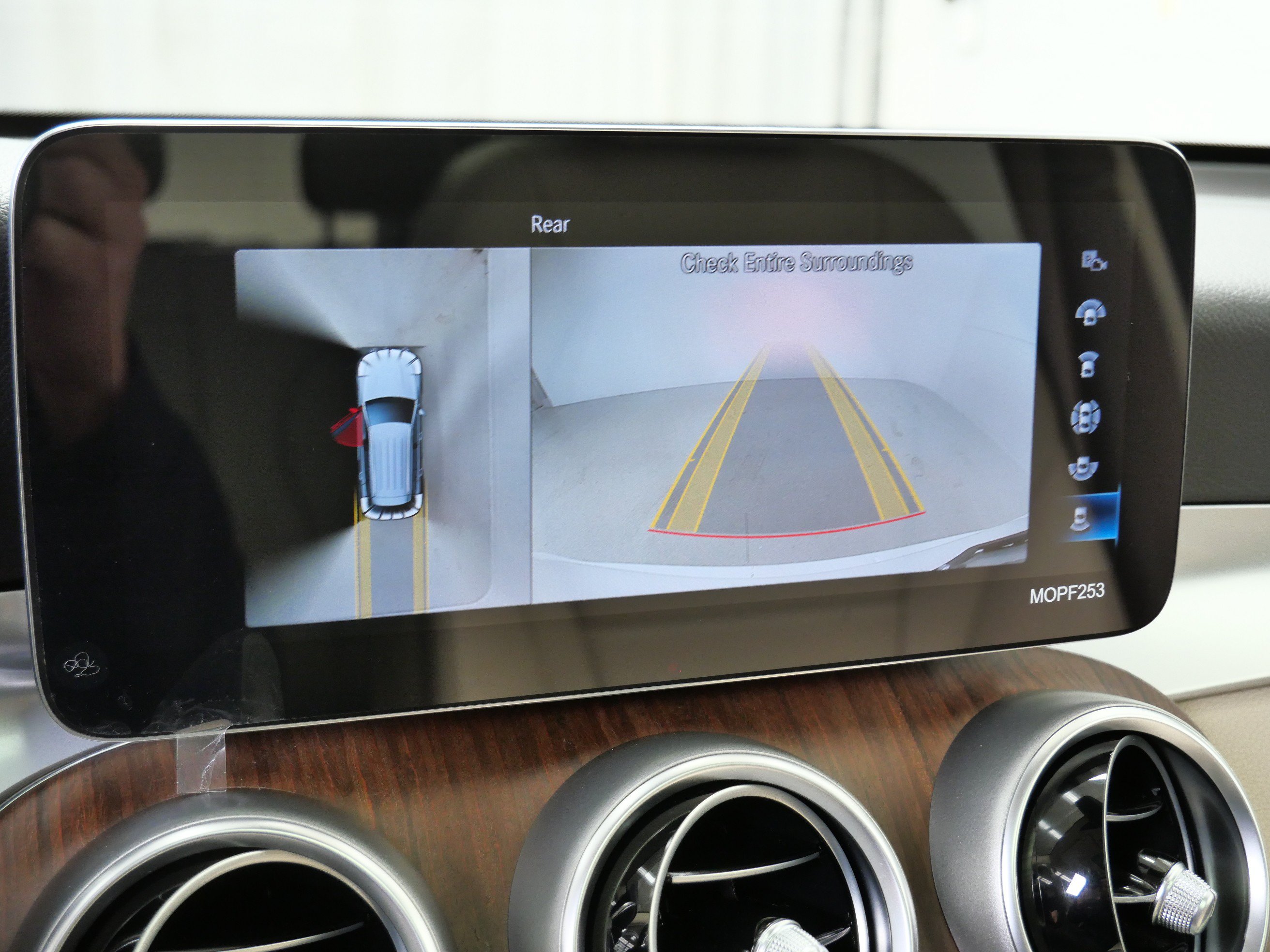 Used 2021 Mercedes-Benz GLC 300 4MATIC image 28