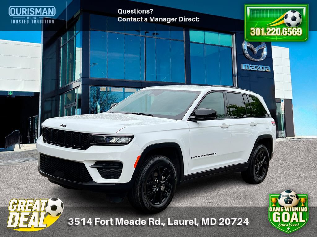Used 2025 Jeep Grand Cherokee Altitude AWD/4WD image 2