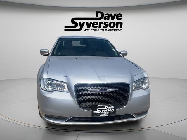 Used 2021 Chrysler 300 Touring L AWD/4WD image 2