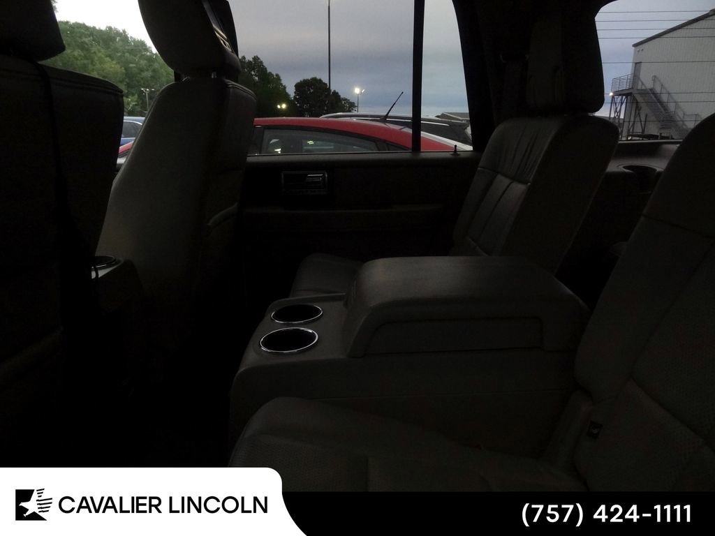 Used 2012 Lincoln Navigator L 2WD image 10