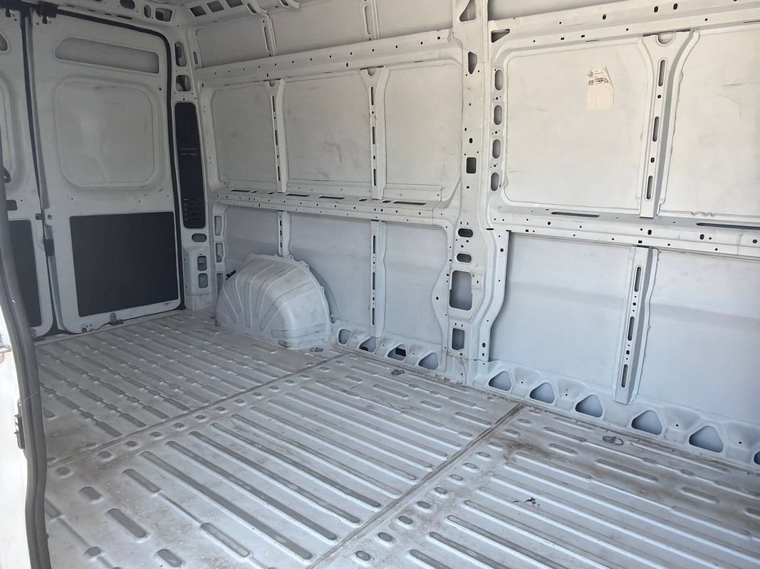 Used 2025 RAM ProMaster 2500 w/ Convenience Group FWD image 10