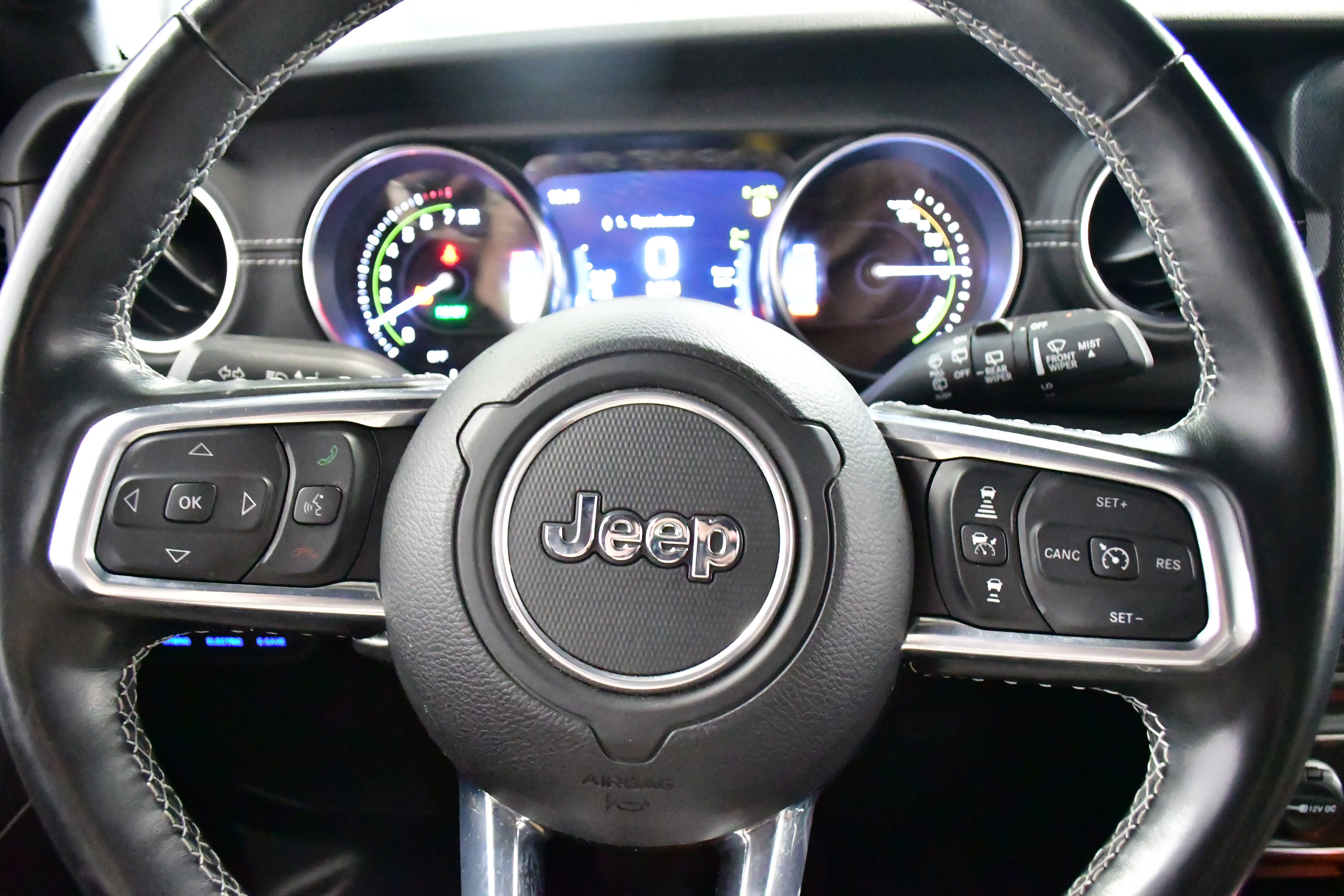 Used 2022 Jeep Wrangler Unlimited Sahara w/ Cold Weather Group image 31