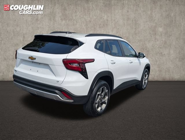 Used 2025 Chevrolet Trax LT w/ LT Convenience Package FWD image 7