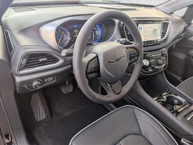 New 2026 Chrysler Pacifica Limited w/ S Appearance Package image 3