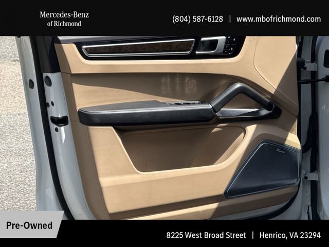 Used 2019 Porsche Cayenne Turbo AWD/4WD image 12