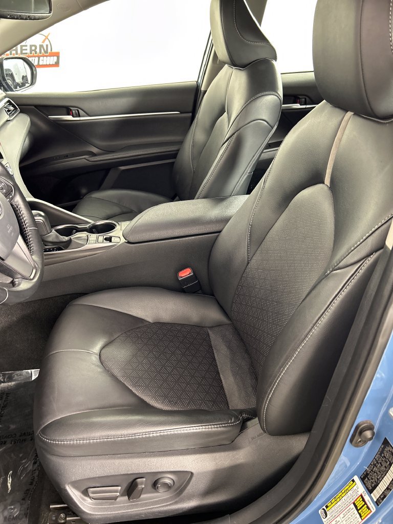 Used 2023 Toyota Camry XSE FWD image 12