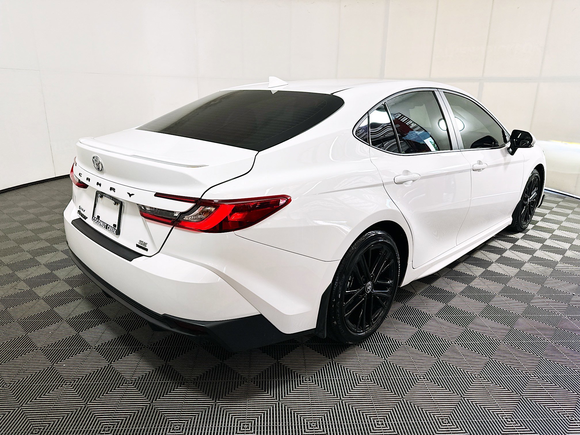Used 2025 Toyota Camry SE w/ Multimedia Upgrade Package FWD image 3