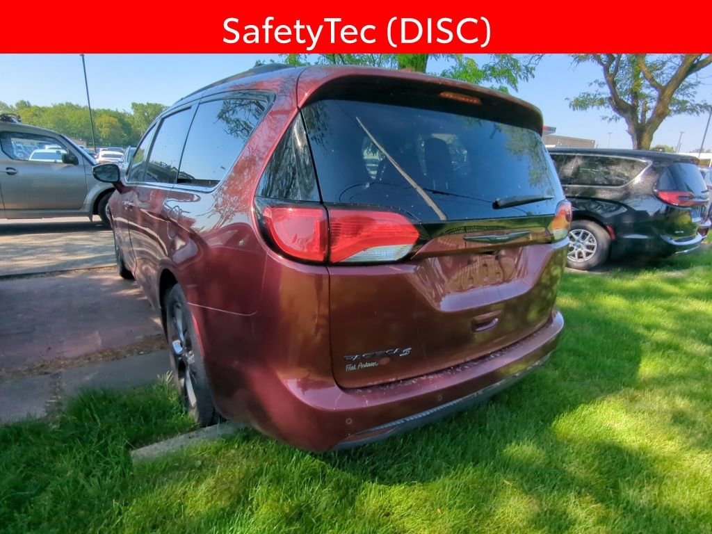 Used 2018 Chrysler Pacifica Touring Plus w/ S Appearance Package FWD image 4