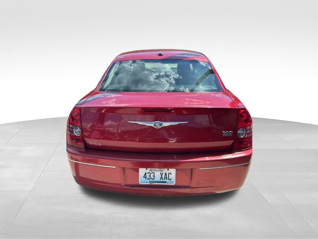 Used 2010 Chrysler 300 Touring RWD image 8
