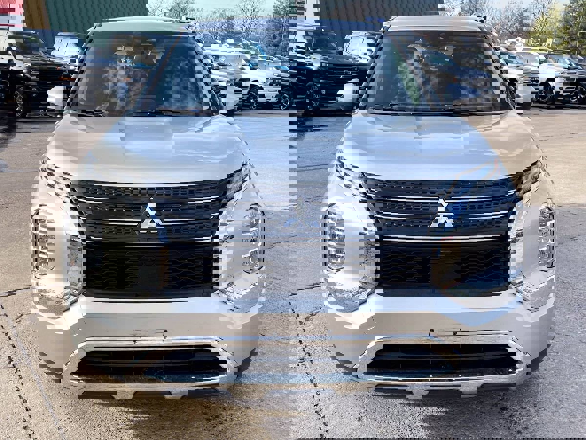 Used 2022 Mitsubishi Outlander ES image 5