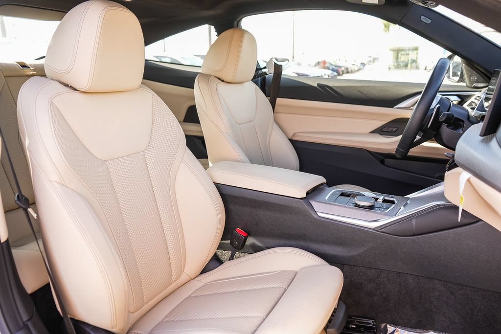 Used 2026 BMW 430i Coupe w/ M Sport Package RWD image 17