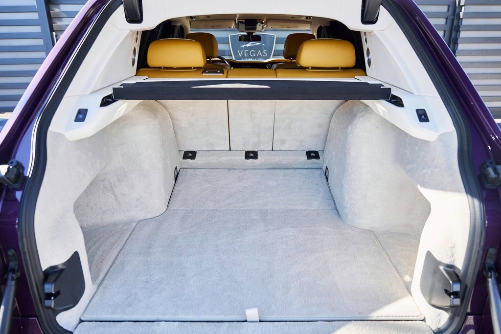 Used 2025 Rolls-Royce Cullinan image 20