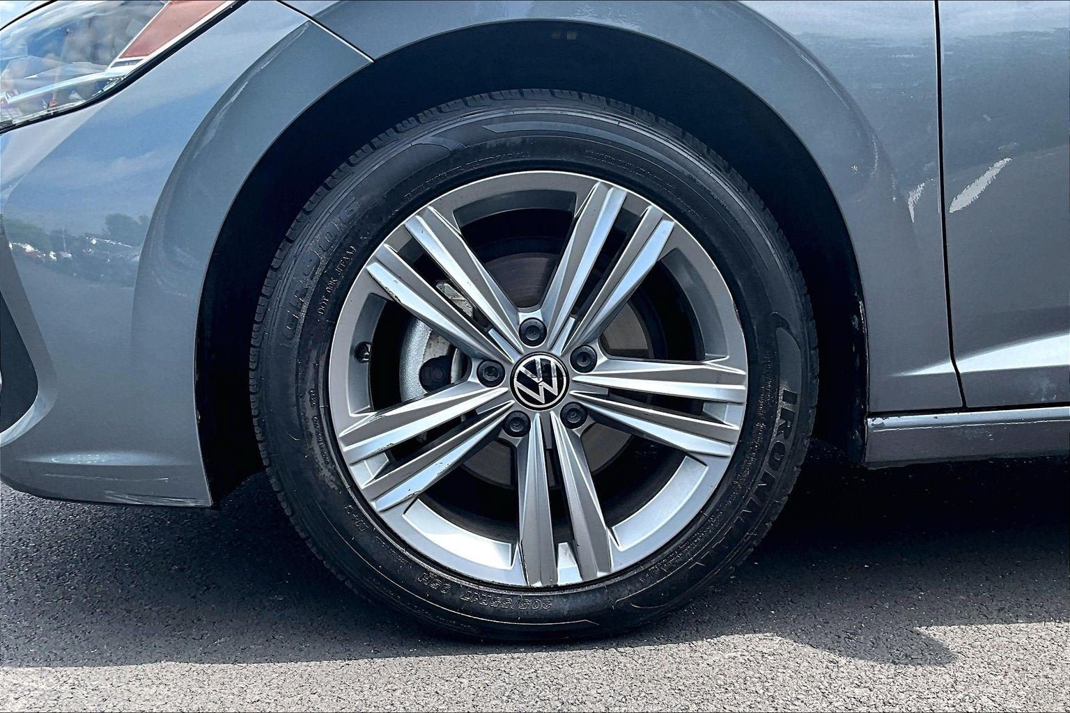 Used 2024 Volkswagen Jetta SE FWD image 9