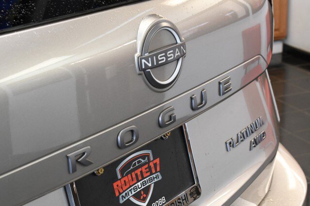 Used 2025 Nissan Rogue Platinum w/ Platinum Premium Package AWD/4WD image 15