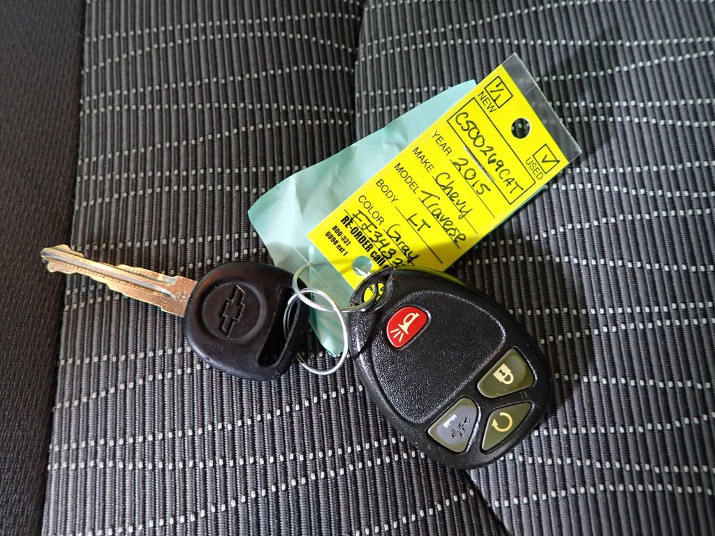 Used 2015 Chevrolet Traverse LT image 35