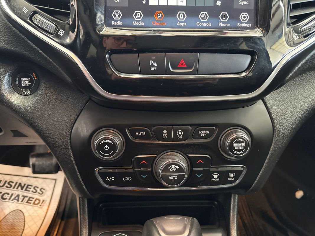 Used 2020 Jeep Cherokee Limited w/ Mopar Interior Package image 17