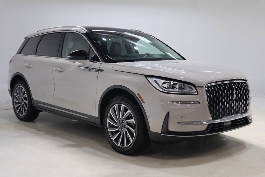 Used 2023 Lincoln Corsair Reserve w/ Equipment Group 202A AWD/4WD image 11