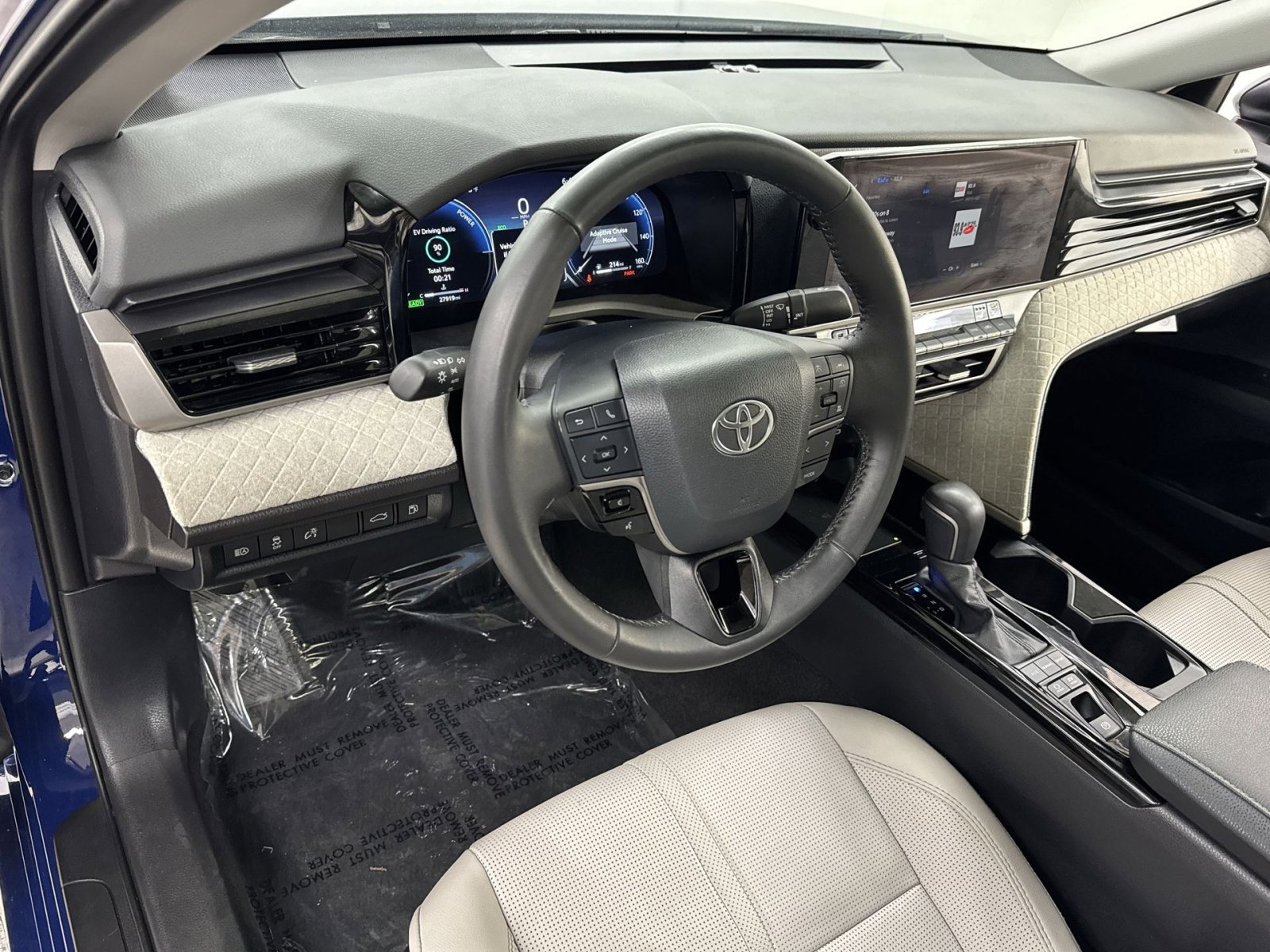 Used 2026 Toyota Camry XLE AWD/4WD image 13