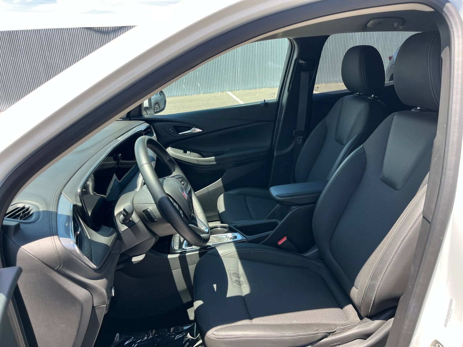 Used 2025 Buick Encore GX Preferred FWD image 36