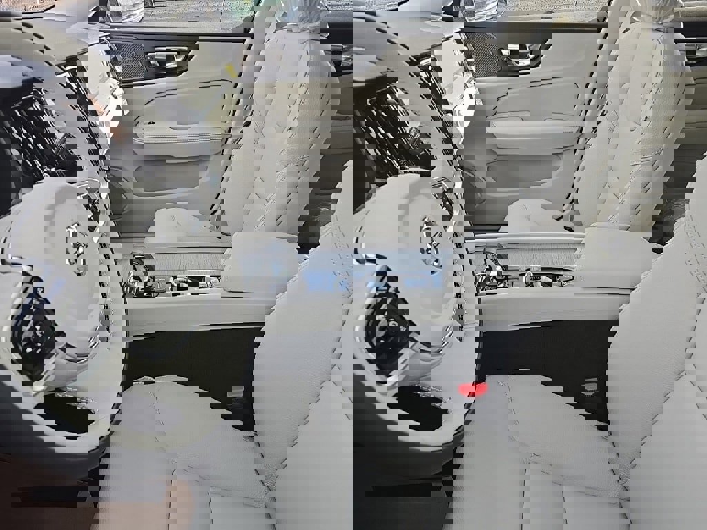 New 2026 Volvo V60 B5 Cross Country Plus w/ Protection Package Premier image 8