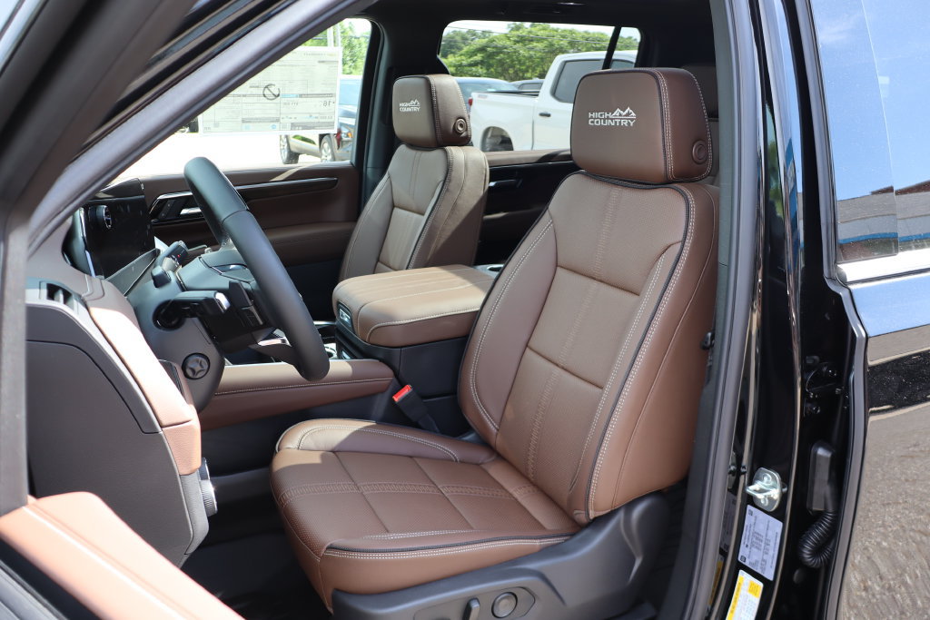 New 2026 Chevrolet Suburban High Country AWD/4WD image 17