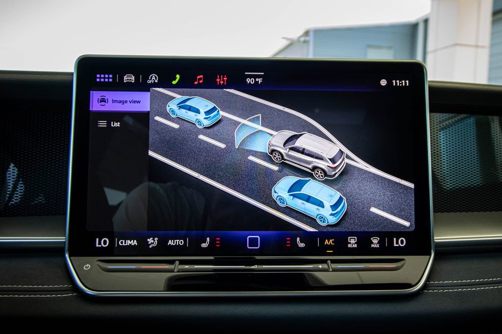 New 2026 Volkswagen Tiguan SE R-Line FWD image 47