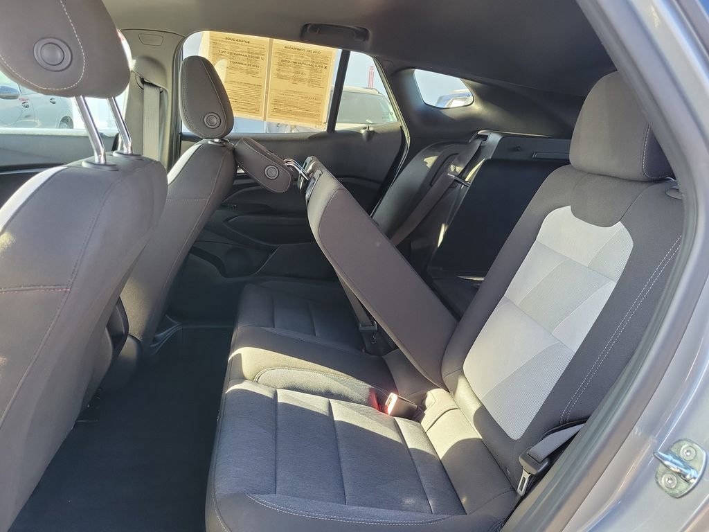 Used 2024 Chevrolet Trax RS w/ Sunroof Package image 13