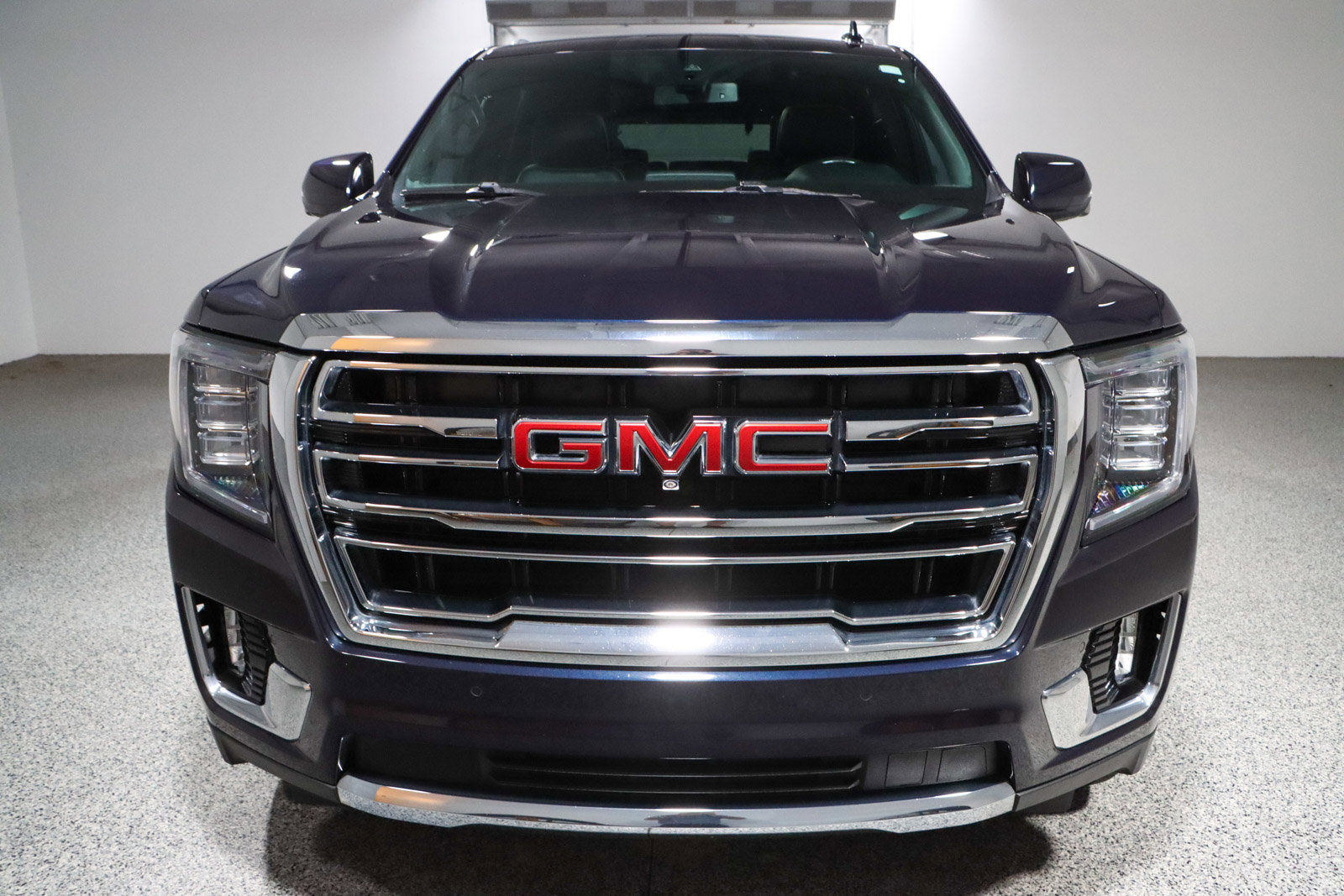 Used 2021 GMC Yukon SLT w/ SLT Luxury Plus Package image 4