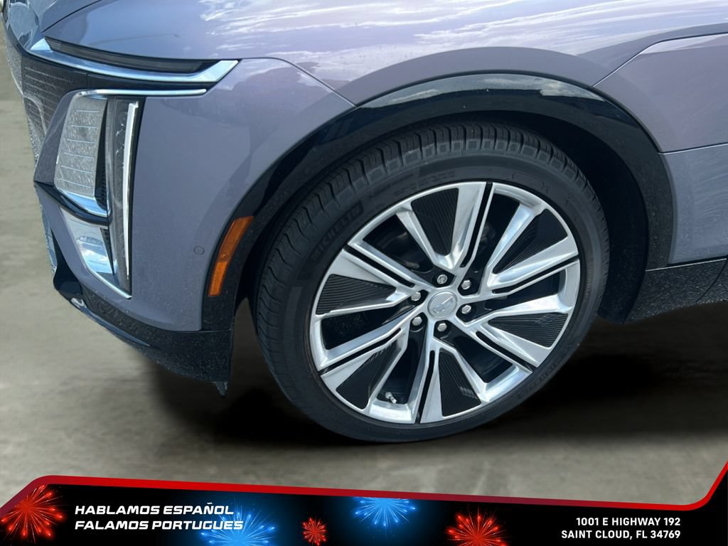 Certified 2025 Cadillac Lyriq Luxury w/ LPO, Floor Liner Package AWD/4WD image 29
