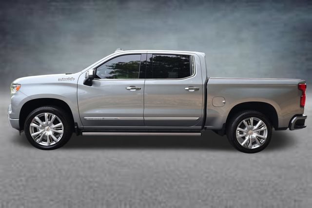 Used 2025 Chevrolet Silverado 1500 High Country w/ High Country Premium Package AWD/4WD image 4